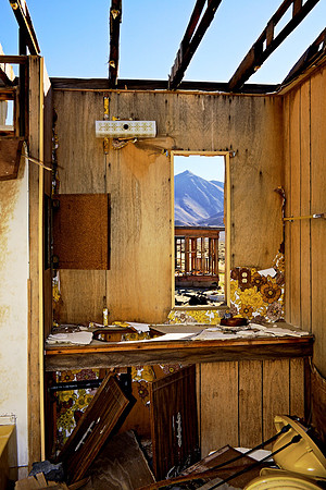 Trailer Bathroom with Floral Motif & Mountain View – Coso, California – 2015